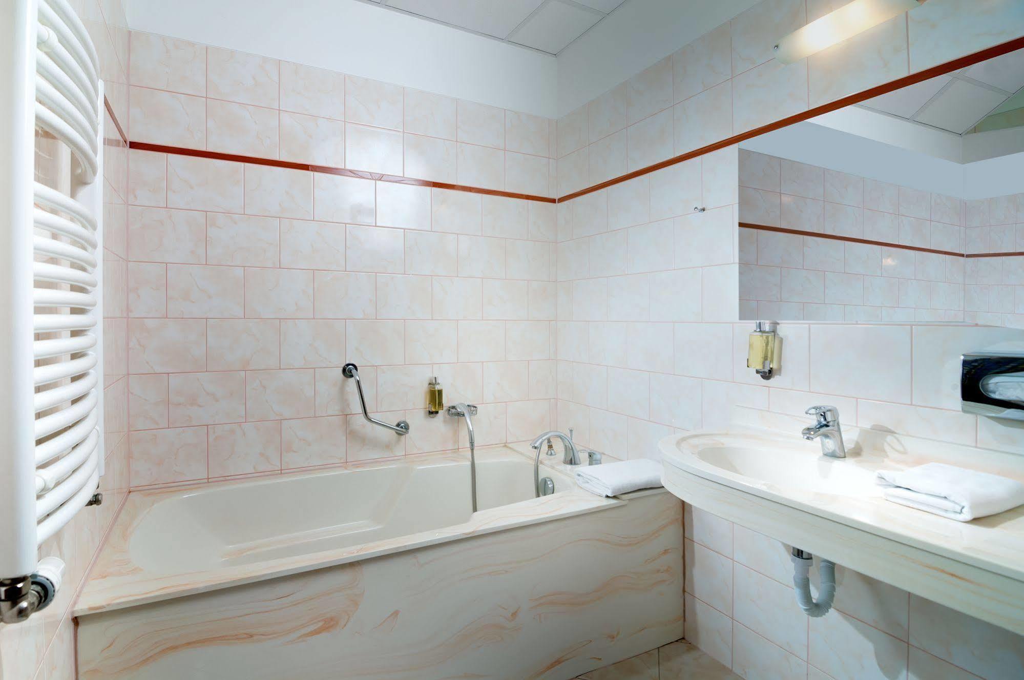 קרלובי וארי Hotel Ruze מראה חיצוני תמונה